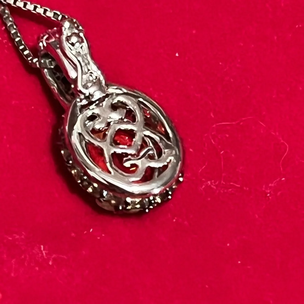 Citrine pendant with 18in silver‎ chain